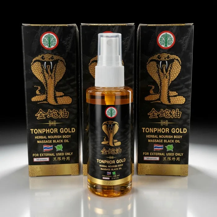 Flacon de Tonphor Gold Herbal Nourish Body Massage Black Oil devant trois boîtes assorties. Huile de massage utilisée pour apaiser rapidement tensions musculaires et inconforts. Packaging noir et or avec cobra, évoquant un soin puissant et traditionnel.