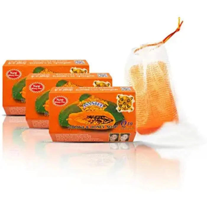 Trois boîtes de savon Asantee à la papaye et au miel, avec images de papaye et de miel, et texte "New Look". Poche en filet pour savon incluse