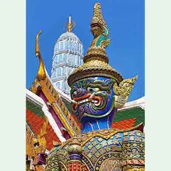 Buddha thailandais gardien de temple