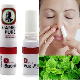 Produits de soins naturels, femme impemme un soin, feuilles verts.