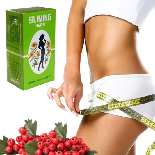 Abdomen d'une femme mesurant sa taille, avec du thé Sliming Herb et des baies d'aubépine.